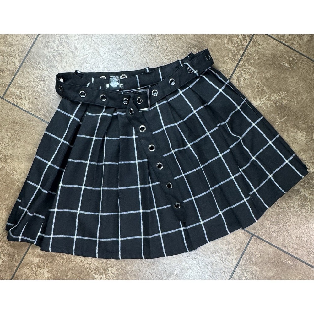 Hot Topic Black and White Plaid Gothic Tiered Skirt Size Small Grunge Rocker Y2K